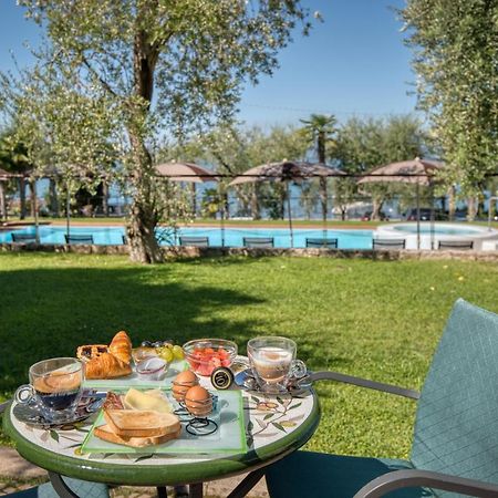 Hotel Eden Torri Del Benaco Ngoại thất bức ảnh