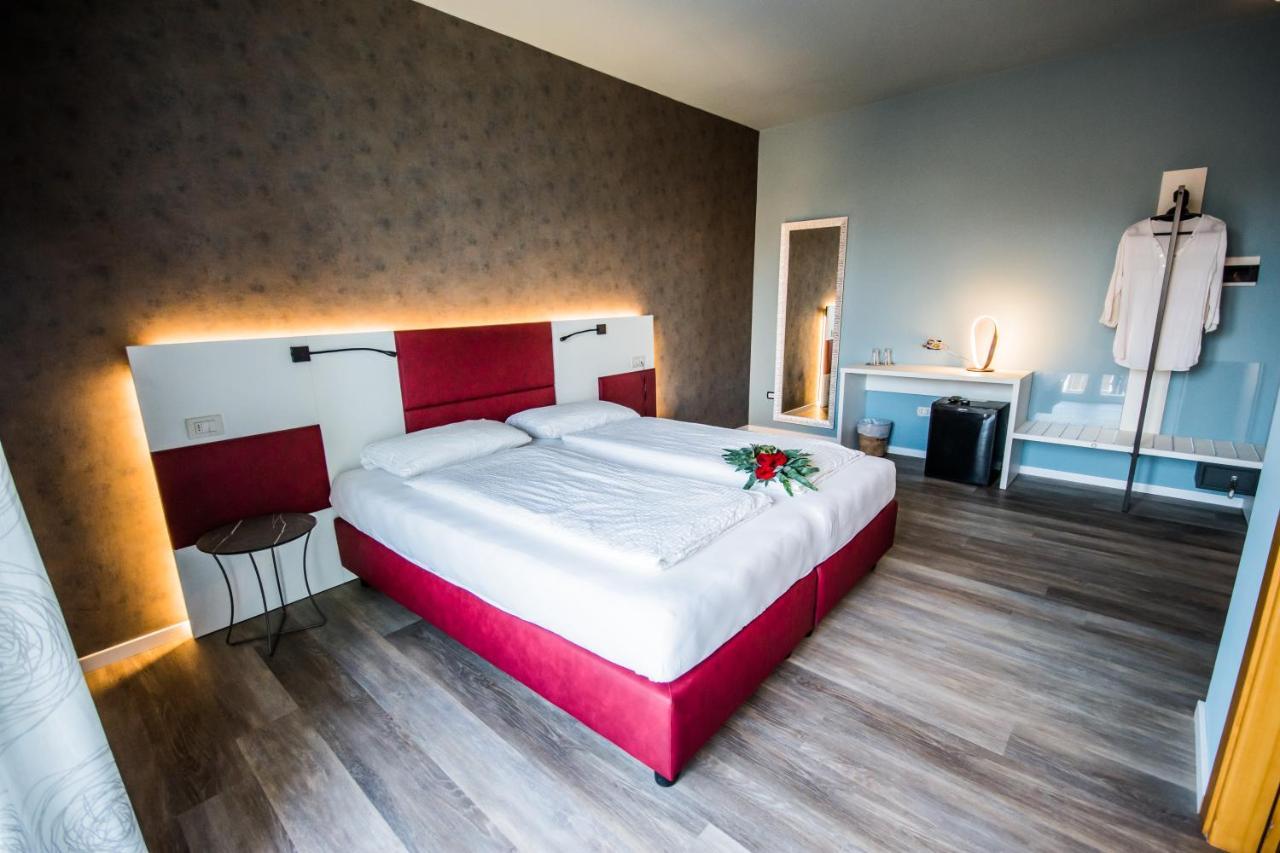 Hotel Eden Torri Del Benaco Ngoại thất bức ảnh