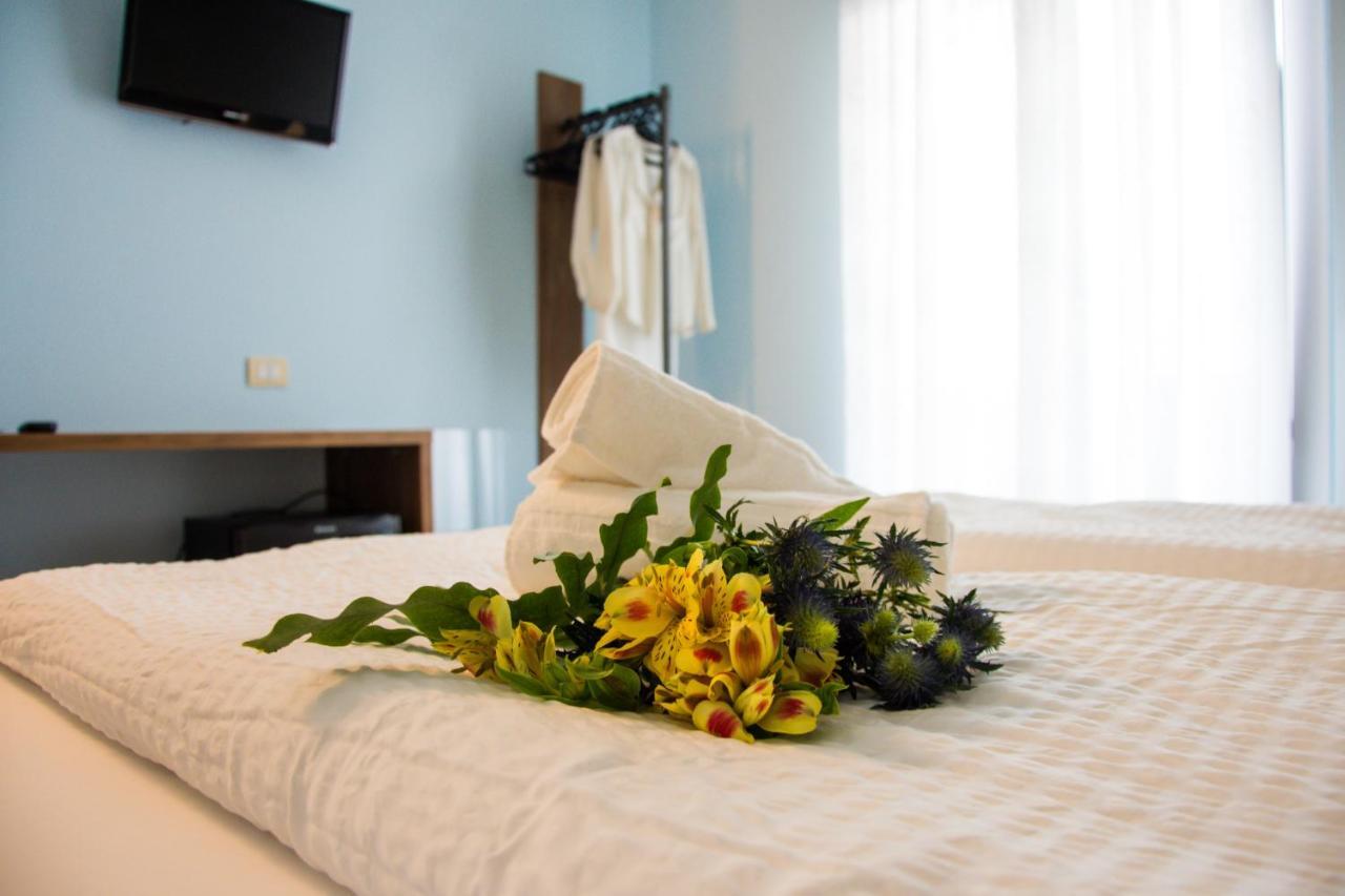 Hotel Eden Torri Del Benaco Ngoại thất bức ảnh