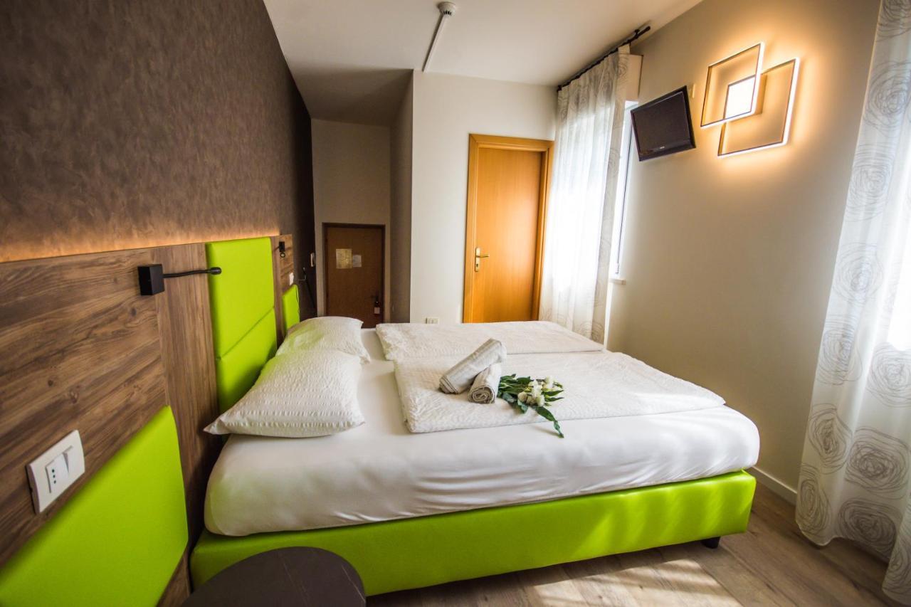Hotel Eden Torri Del Benaco Ngoại thất bức ảnh