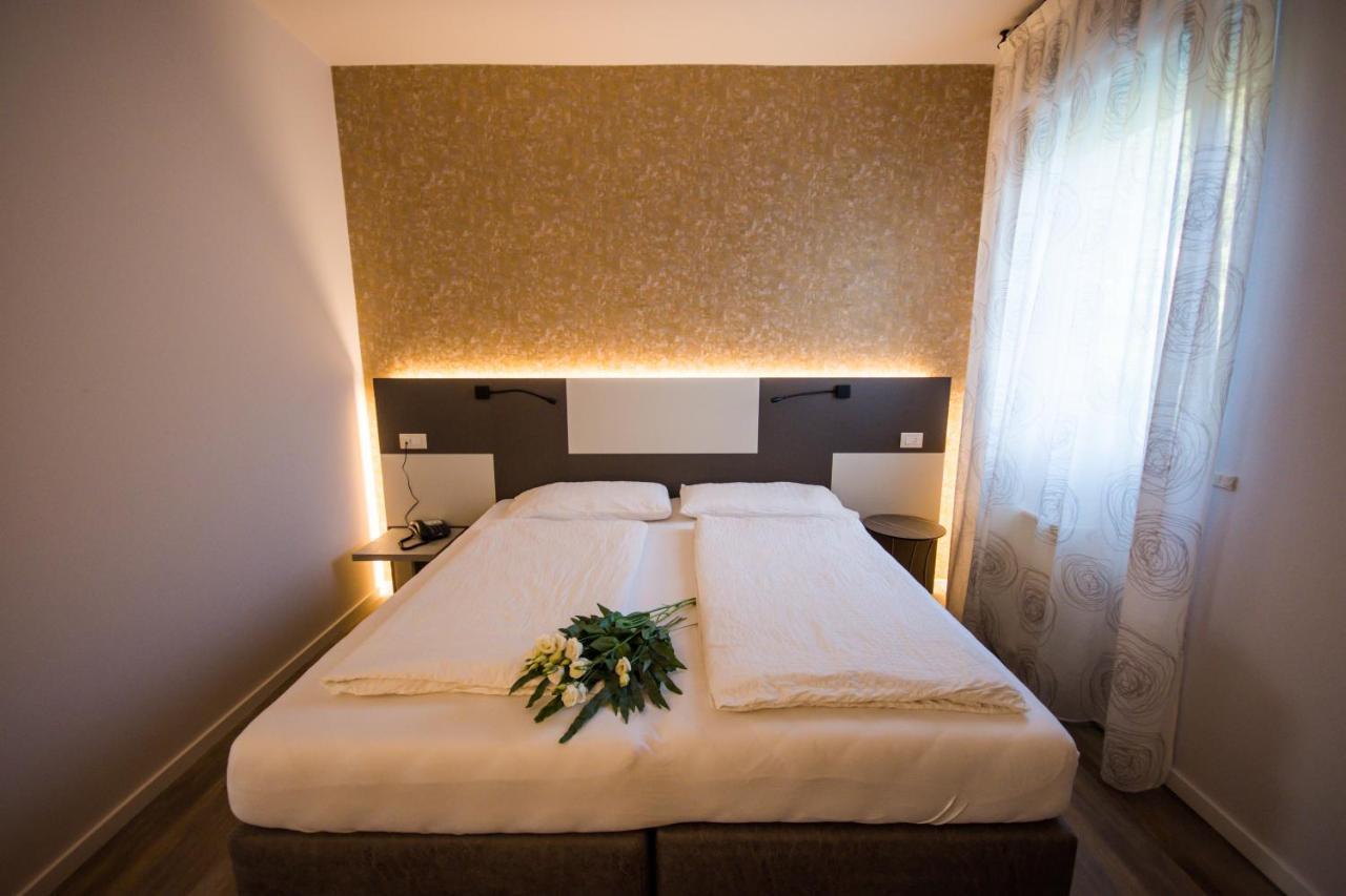 Hotel Eden Torri Del Benaco Ngoại thất bức ảnh