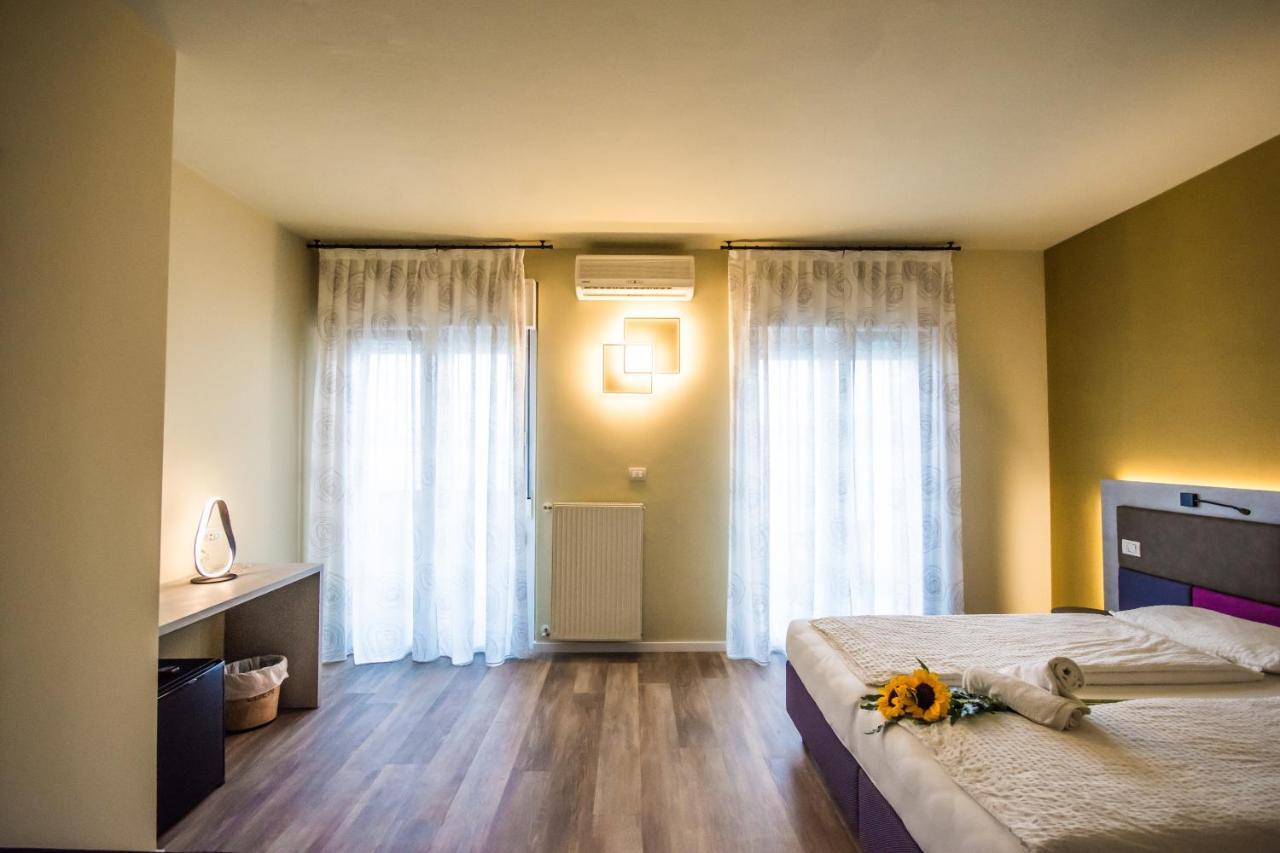 Hotel Eden Torri Del Benaco Ngoại thất bức ảnh