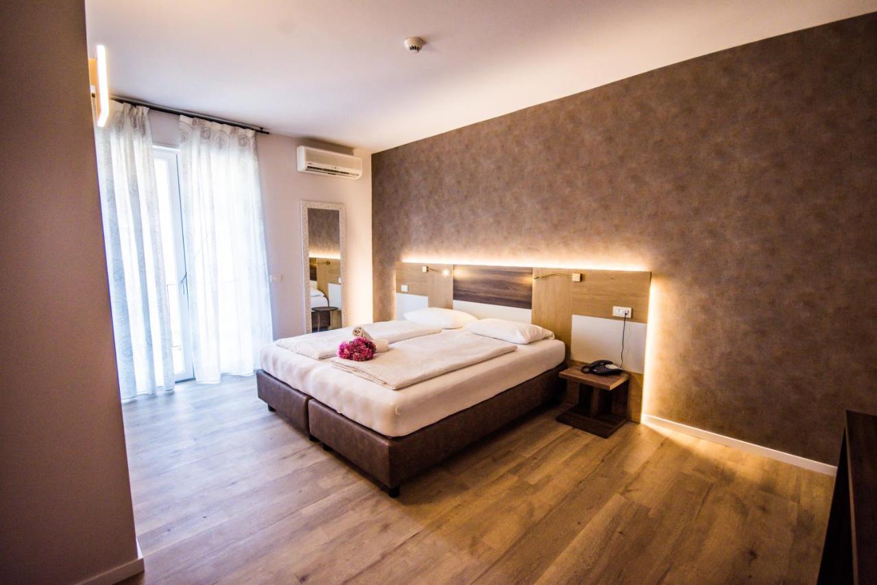 Hotel Eden Torri Del Benaco Ngoại thất bức ảnh