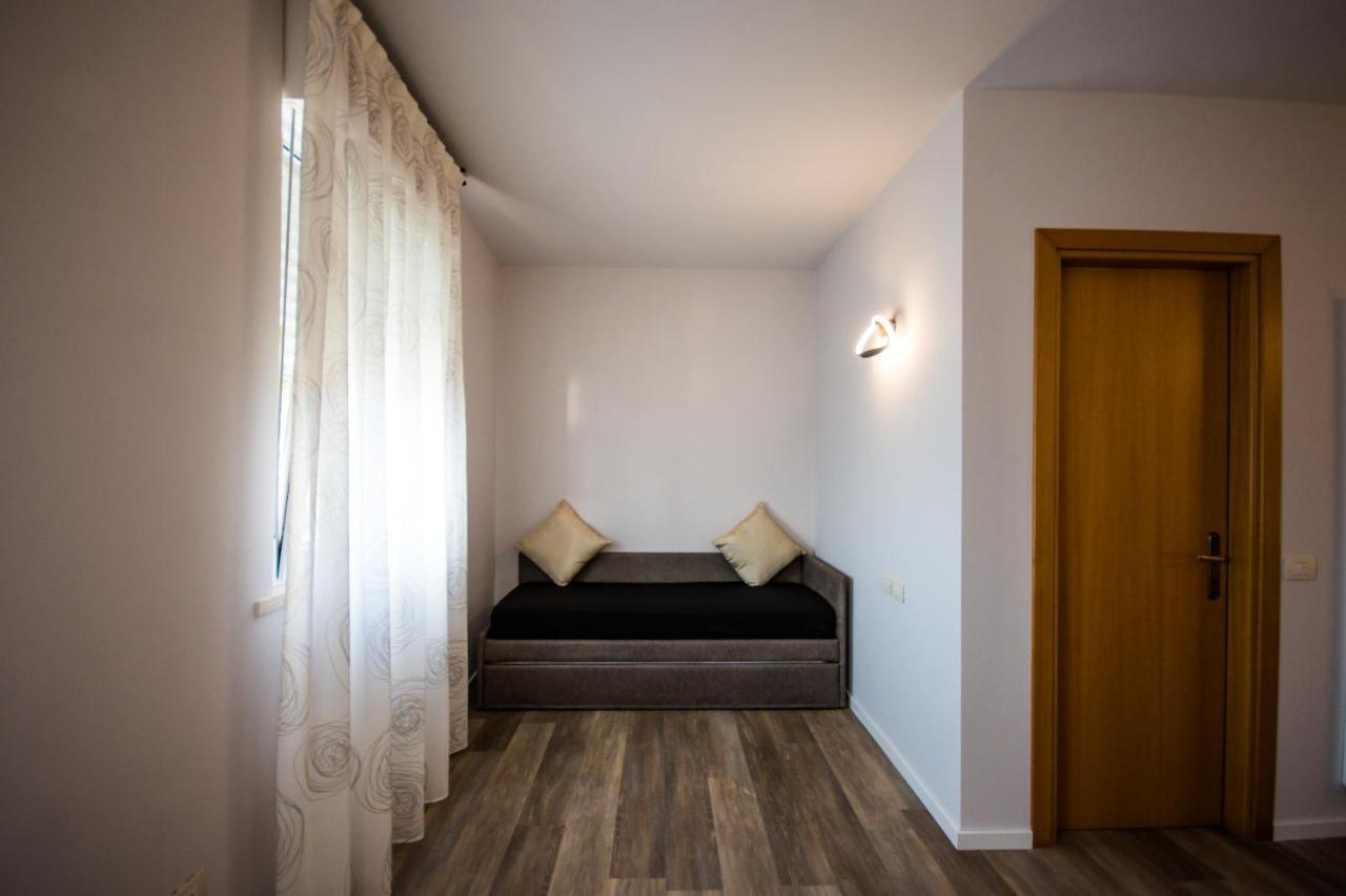 Hotel Eden Torri Del Benaco Ngoại thất bức ảnh