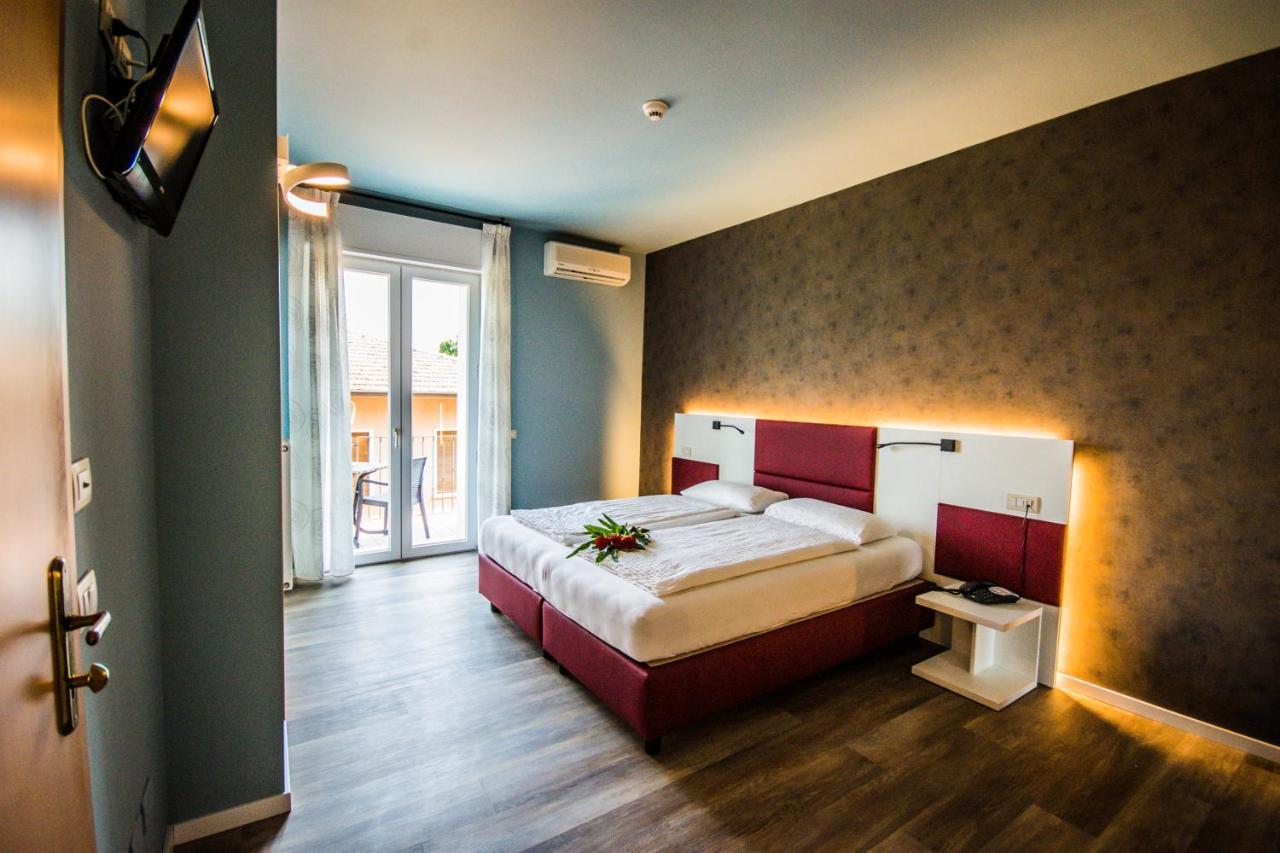 Hotel Eden Torri Del Benaco Ngoại thất bức ảnh