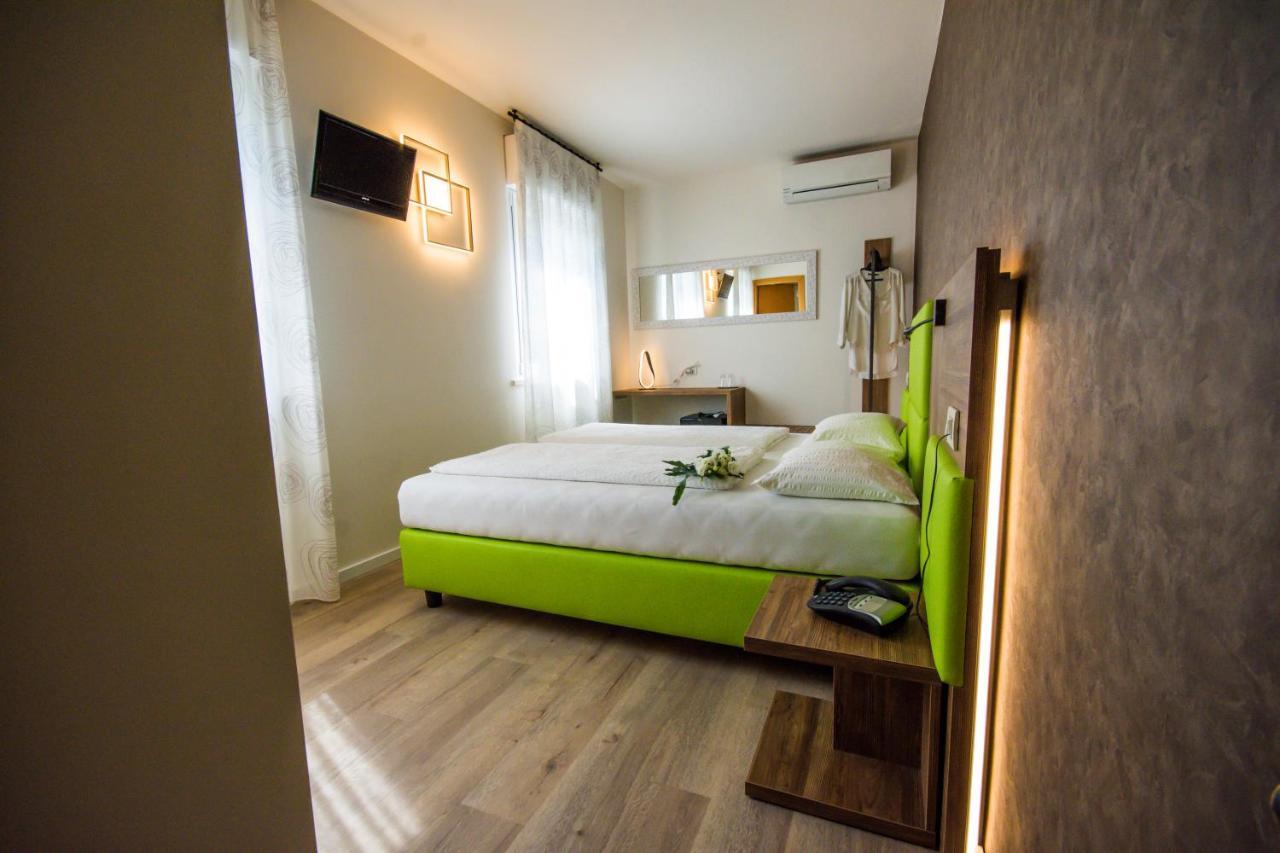 Hotel Eden Torri Del Benaco Ngoại thất bức ảnh
