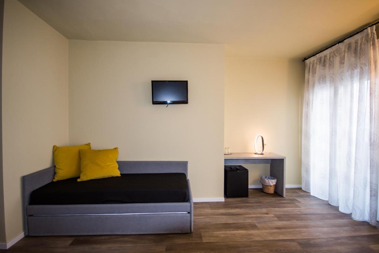 Hotel Eden Torri Del Benaco Ngoại thất bức ảnh