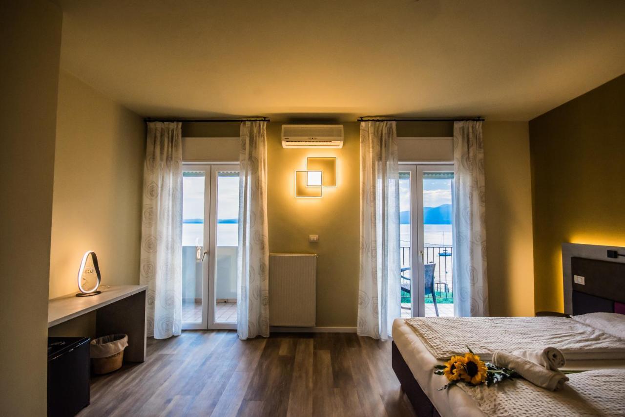 Hotel Eden Torri Del Benaco Ngoại thất bức ảnh