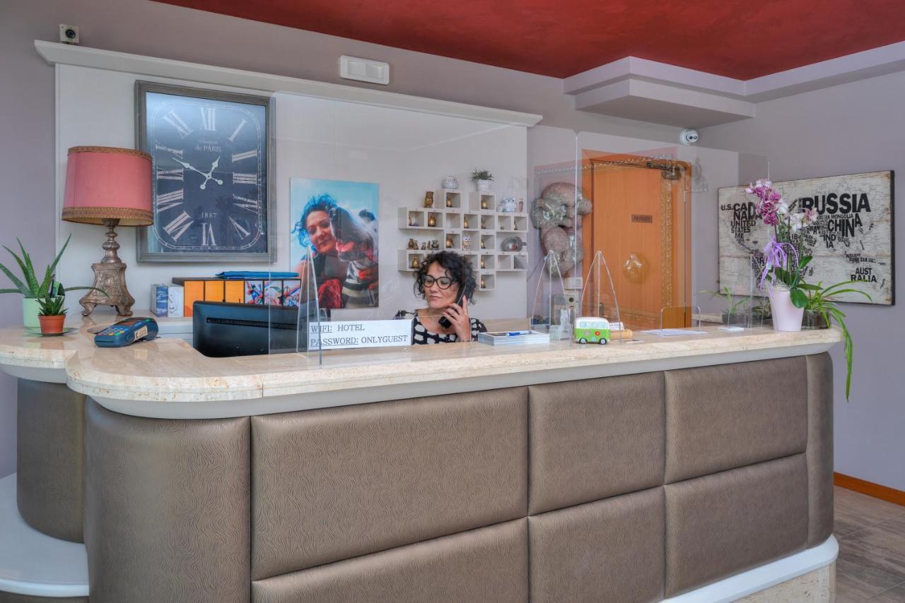 Hotel Eden Torri Del Benaco Ngoại thất bức ảnh
