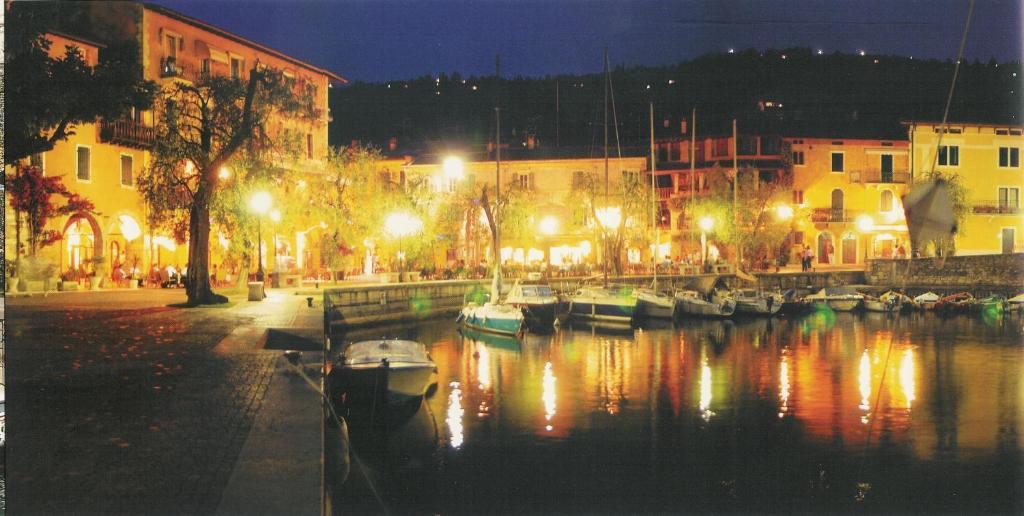 Hotel Eden Torri Del Benaco Ngoại thất bức ảnh
